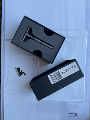 Blackland Vector Titanium Razor in Satin Finish - Picture 5 of 7