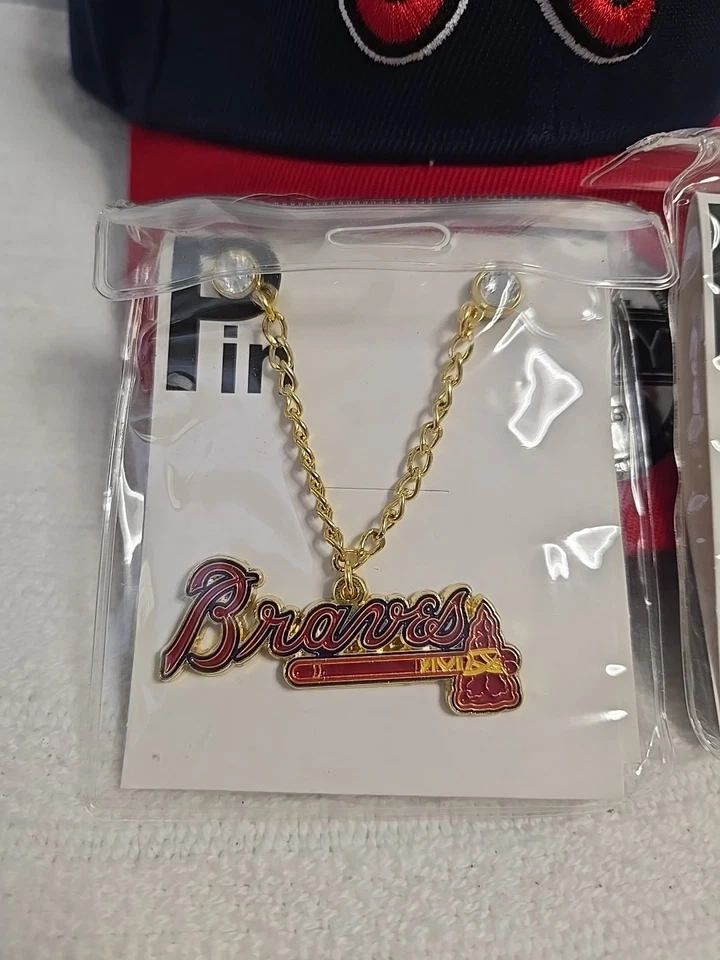 New Era 9Forty Atlanta Braves Snapback Hat With 2 Pins. - Image 4 of 4