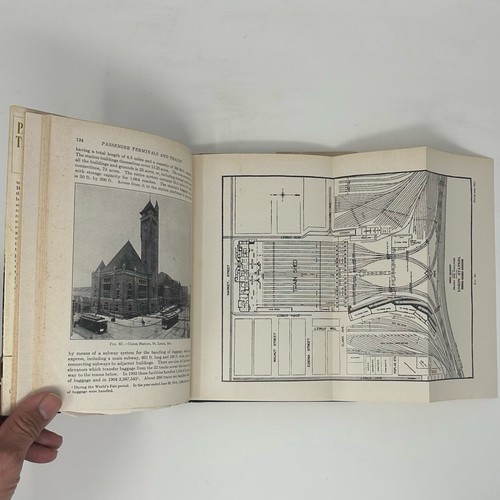 Passenger Terminals and Trains John A. Droege Kalmbach 1916, 1969 Reprint HCDJ - Imagen 14 de 24