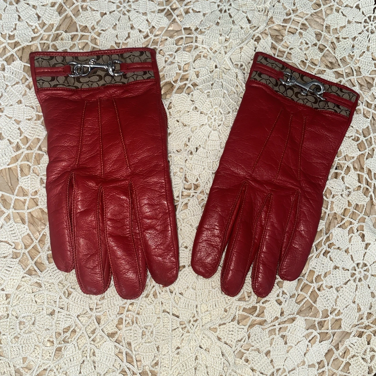 Coach Women's Size 8 Red Leather Gloves With Silver Buckle Cashmere Lining EUC