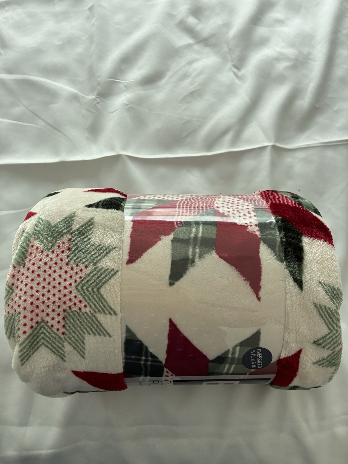 Star Holiday Red Green Patchwork Oversized Plush Throw 5ft x