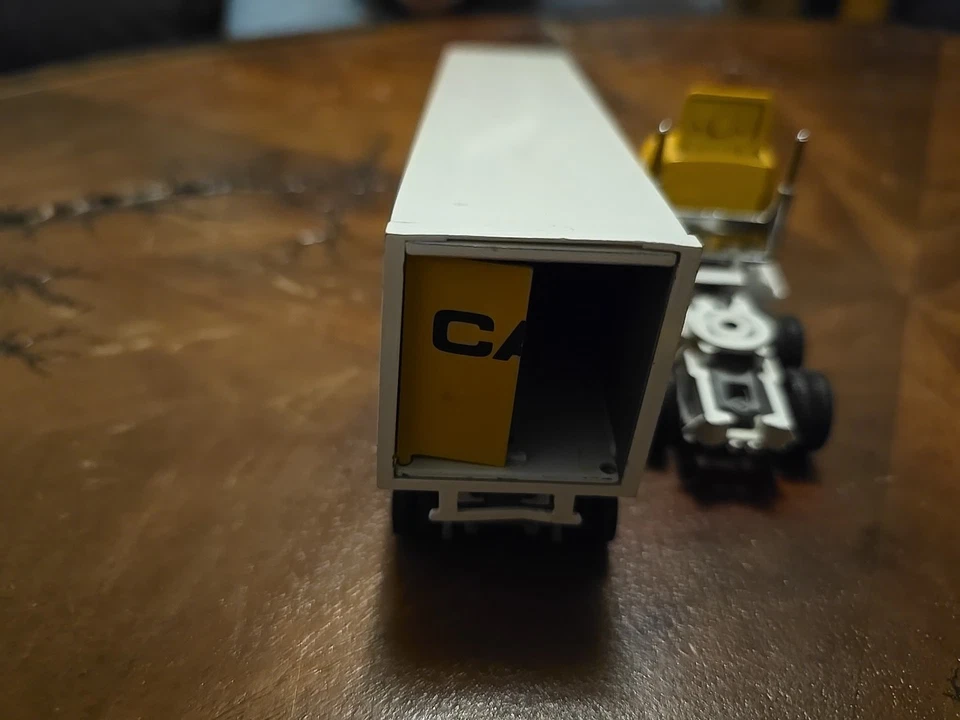 Semi Truck CAT LE 1953-1988 - Image 3 of 4