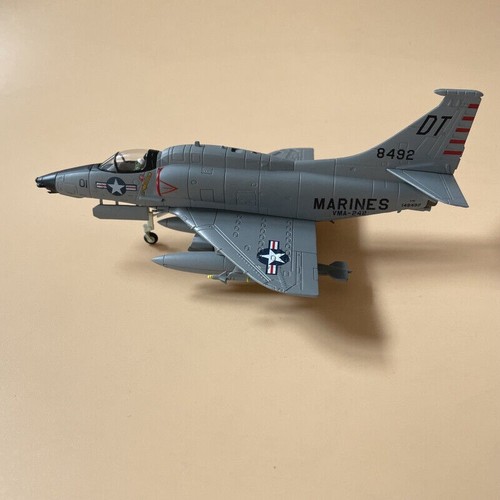 Modellino Die-Cast Militare Scala 1:72 - Aereo da Caccia Douglas A-4 Skyhawk - Foto 8 di 12