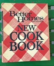 Better Homes and Gardens New Cookbook.  5 Ring Notebook.