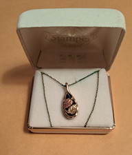 Black Hills Gold black onyx pendant 10k tiny leaves  original box pamphlet