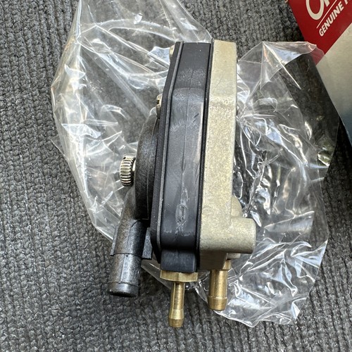Conjunto de bomba de combustible genuino NOS OMC BRP Evinrude Johnson 458555 - Imagen 5 de 6