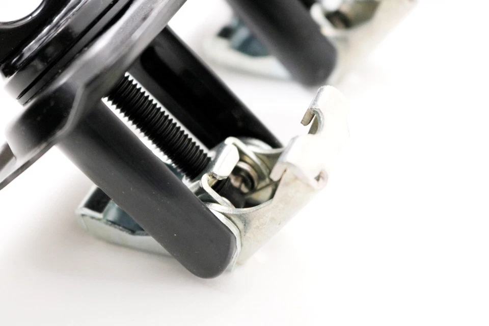 Anillos de amarre montados en la cama Silverado Sierra 2014-2022 23146899 cantidad 4 OEM GM Foto 3 de 4