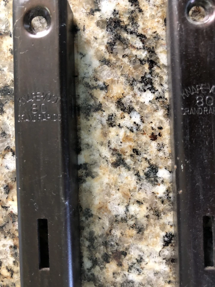 Sistema de estanterías de pared, KV 80 LIGHT DUTY STANDARDS Foto 4 de 4