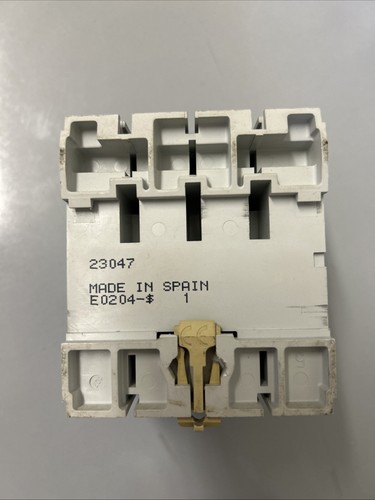 Interruptor Diferencial MERLIN GERIN ID 3P+N 400V 63A 30mA DIN Usado - Imagen 2 de 2