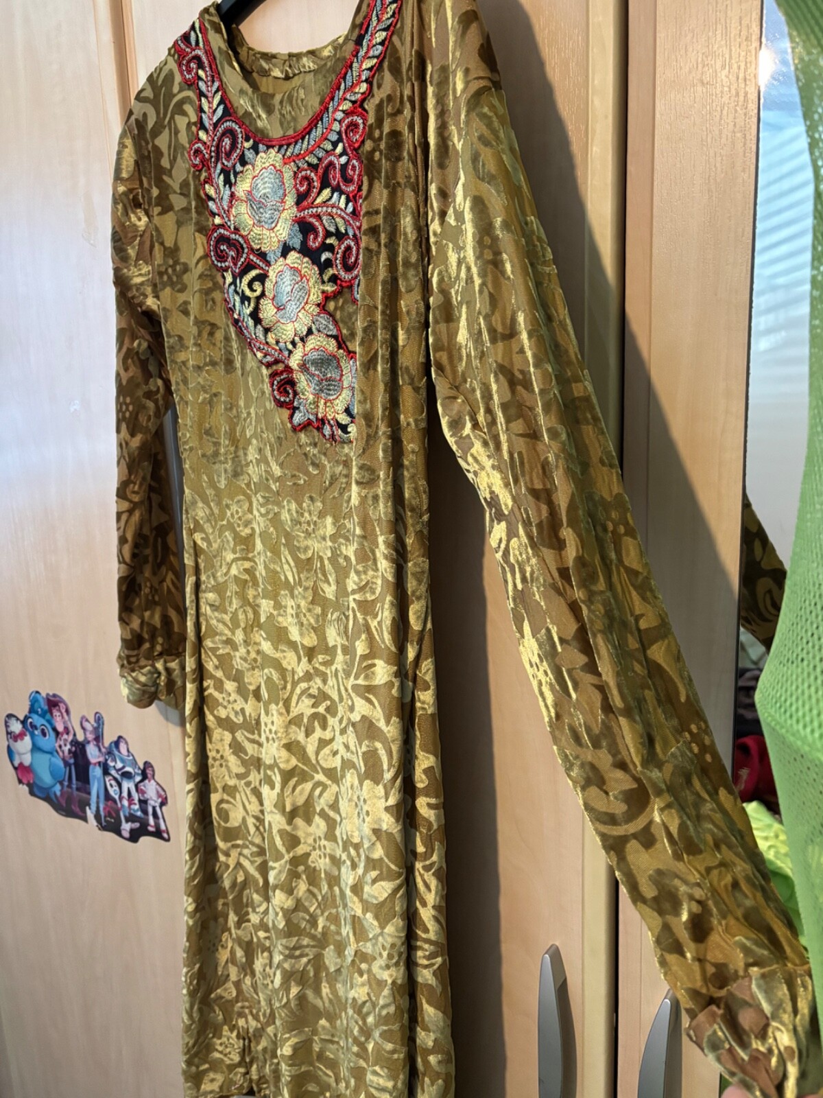 Picture 2 of 4