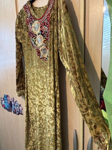 Green and golden Asian dress size M kameez Pakistani/ Indian design - Picture 2 of 4