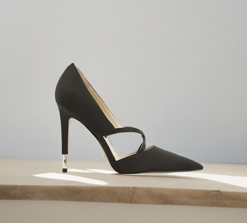 Charles & Keith Stiletto Heels Black Closed Toe Crisscross Shoes Size 39 (8.5US) - Picture 8 of 11