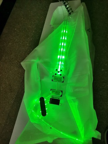 Full acrylic electric guitar built in green light - Picture 4 of 8