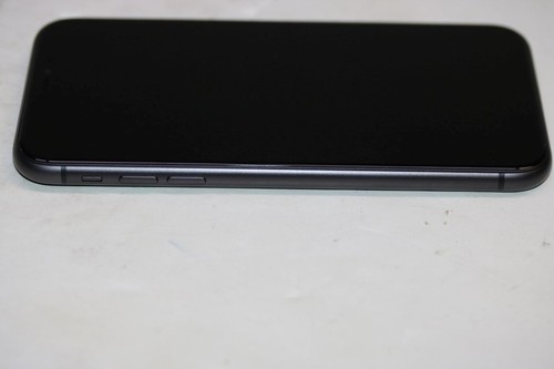 Apple iPhone 11 - A2111 - 64 GB - Negro (Boost Mobile - Bloqueado) - Imagen 5 de 13
