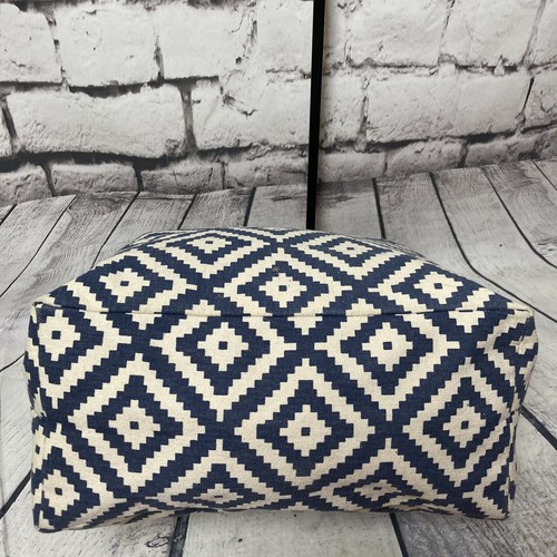 Summer and Rose Brittney Geometric Tote Beach Bag Navy Blue Cream Medium - Picture 5 of 12