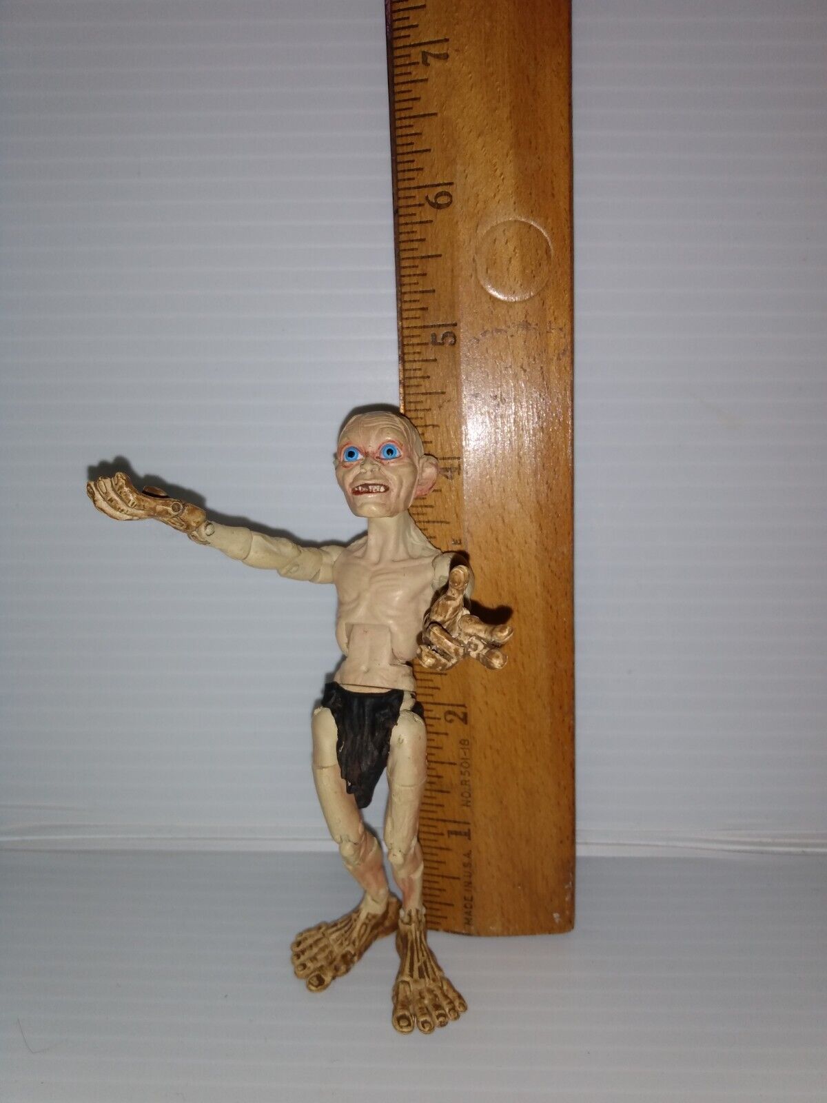 Diamond Select Toys The Lord of The Rings: Gollum Deluxe Action Figure