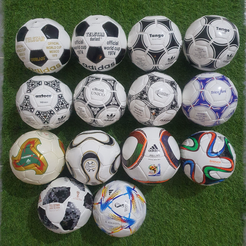 ADIDAS HISTORISCHER MINI BALL SET 14 TEILE FIFA WORLD CUP 1970 BIS 2022 GRÖSSE 1