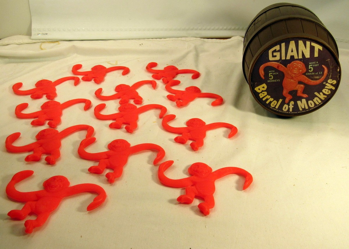 小物 NEIGHBORHOOD MONKEY Darling Little Antique Schuco Monkey in Hard to Find Green