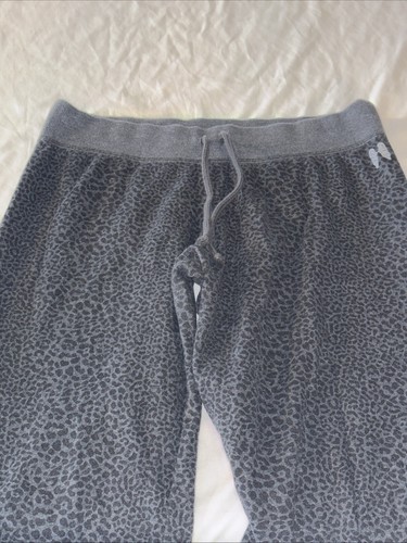 Victorias Secret Women’s Capri Leggings Gray/black Cheetah Print Size Small - Picture 3 of 6
