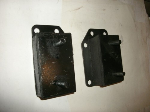 SET OF 2 NEW ENGINE / MOTOR  MOUNTS  1956-1962 MGA   1962-1974 MGB - Afbeelding 3 van 3