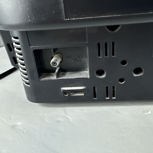 Vintage Retro Sharp 13H- M60 13 Inch Color Gaming TV Works Ship Fast And Safe - Picture 9 of 10