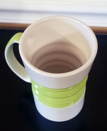 Pier 1 Coffee Tea Mug White w/ Lime Green Corkscrew Accordion Rippled Design - Picture 4 of 5