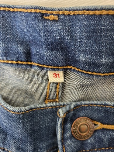 Levis Bermuda Shorts Womens Jean Shorts Cotton Denim Mid Rise Cuffed Waist SZ 31 - Picture 7 of 7