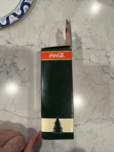 “Stocking Up” Delivery Man 7980 Coca Cola Town Square Collection, Coke, NiB - Picture 4 of 5