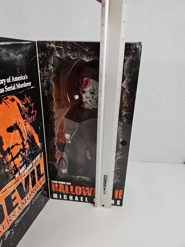 Living Dead Dolls Michael Myers da collezione Rob Zombie’s Halloween 2 nuovo con scatola 2009 - Foto 15 di 15