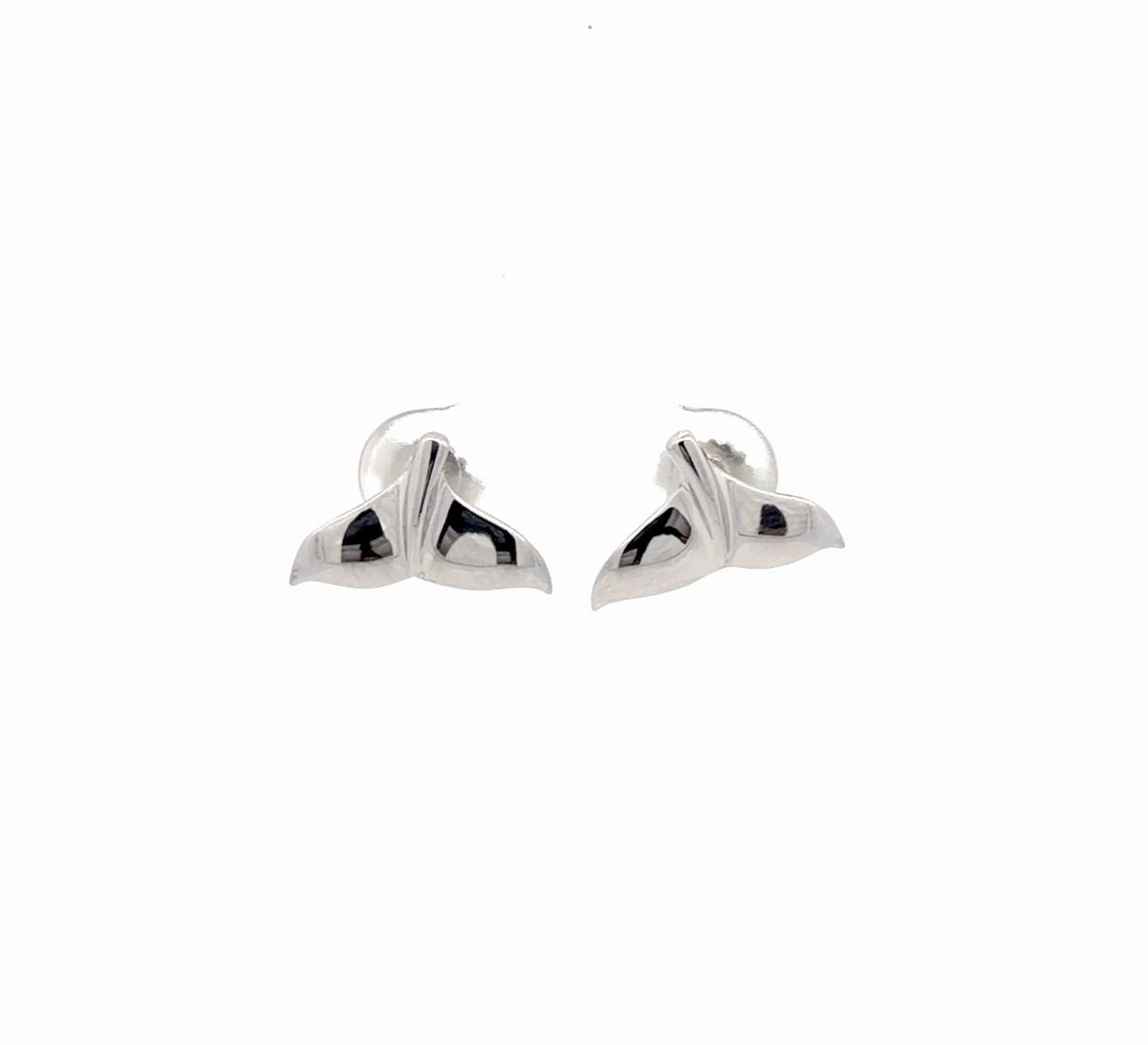 Alamea 018-12-01, 925 Sterling Silver Whale Tail Earrings