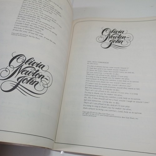 Olivia Newton-John Song Book - Sheet Music, Piano Vocal Chords - Vintage Collect - Picture 7 of 20
