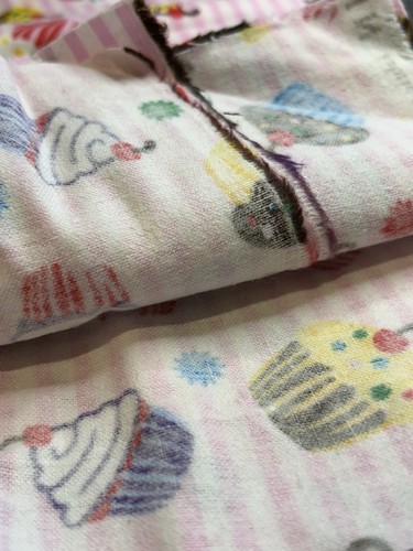 Pink White Stripe Cupcake Flannel Fabric JoAnn 1 Yard Cotton Quilt F56 - Picture 3 of 4