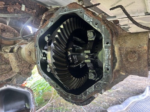 Chevy Van REAR AXLE DIFFERENTIAL 96-02 Express Savana 3500 SRW 3.73 14 Bolt - Picture 3 of 18