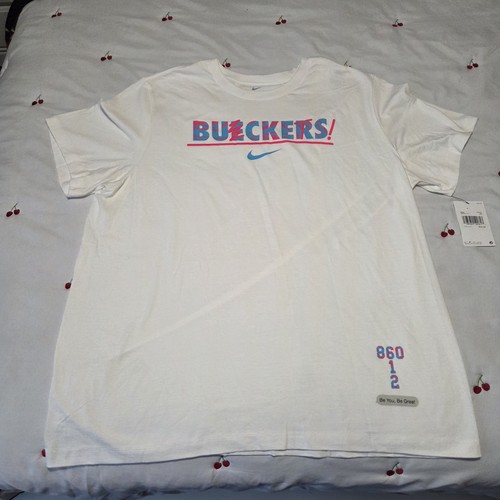 NEU Nike Paige Bueckers Buckets UCONN Huskies T-Shirt Herren Größe XXL IM0708-100