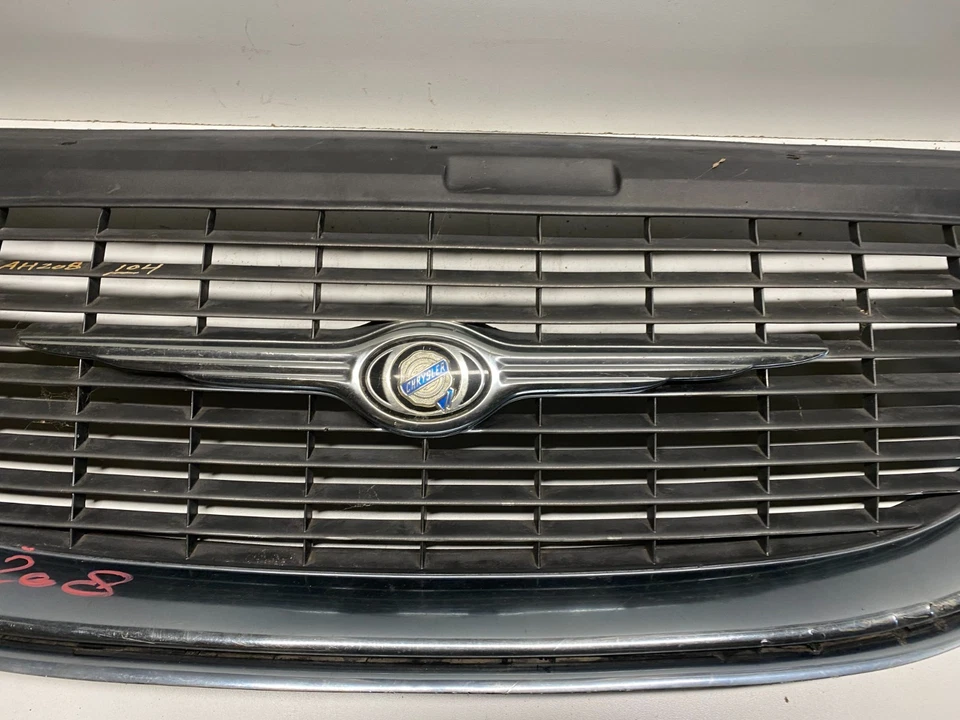 Chrysler Town & Country 1998-2000 parrilla delantera OEM, 104-01625 Foto 2 de 4