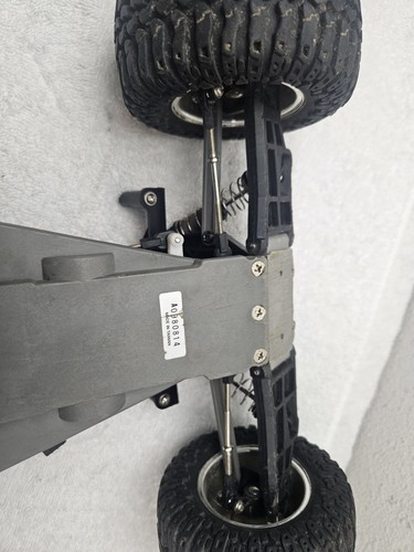 TRAXXAS RUSTLER VXL RC CAR - Bild 7 von 10