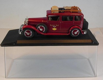 Eligor 1/43 Mercedes Benz 1931 rot Kaiser Hof Hotel in Plexi Box #9262