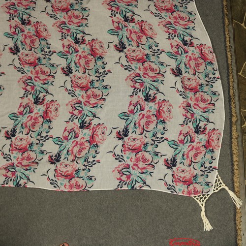 Sciarpa quadrata moda floreale Aeropostale angoli nappa rosa verde bianco 42X41 - Foto 4 di 17