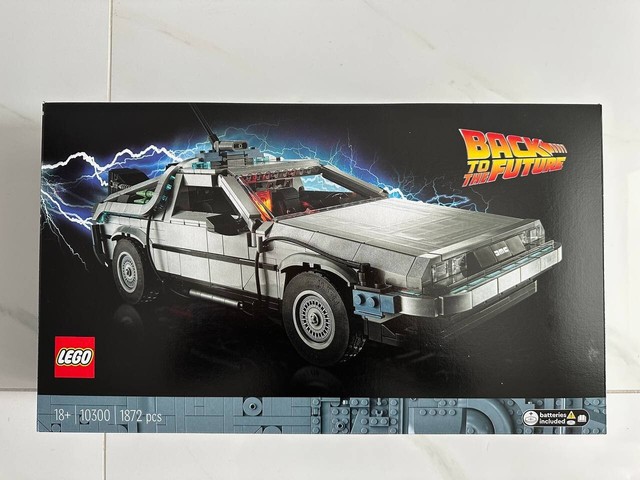 LEGO ICONS 10300 Back to The Future DeLorean Time Machine Car Set 3in1 Brand New LEGO ICONS 10300 Back to The Future DeLorean Time Machine Car Set 3in1 Brand New