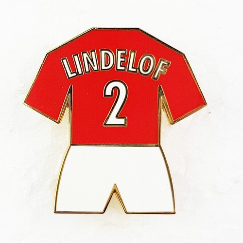 Manchester United Football Pin Badge Metal Enamel Man Utd Club Team Crest - Picture 87 of 105