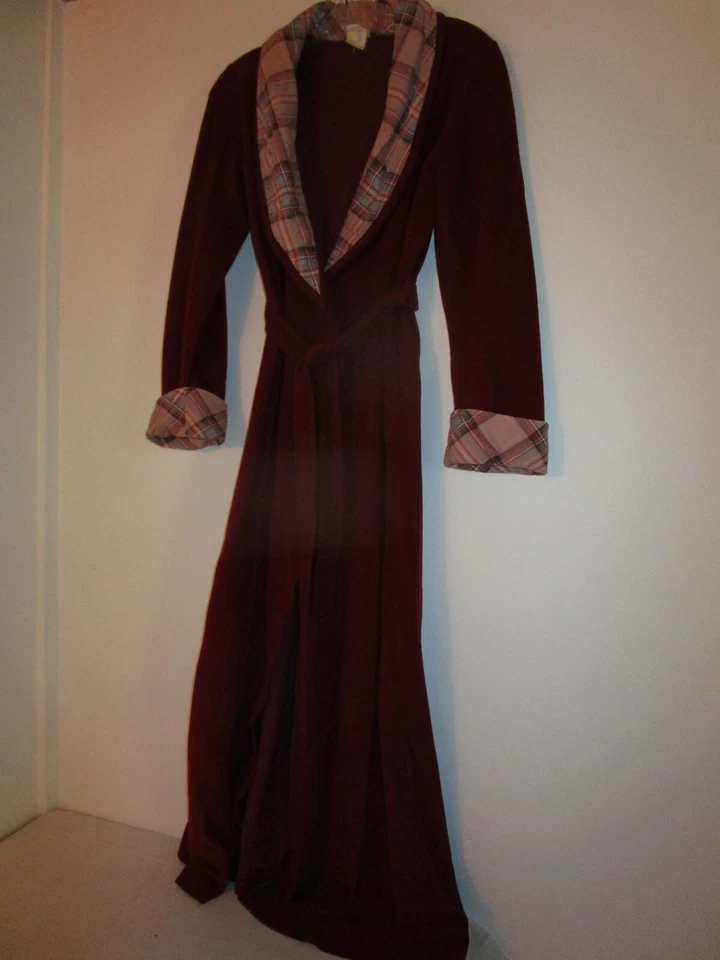 Albornoz Montgomery Ward vintage de terciopelo granate largo para mujer talla 9/pequeño Foto 4 de 4