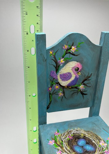 "Muebles de silla de muñeca azul pintada a mano rosa púrpura nido de pájaro con huevos de 10" - Imagen 12 de 12