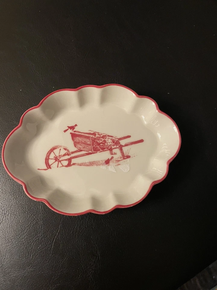WILLIAMSBURG CERAMIC SOAP/RING TRAY 6”, Red & White Wagon - Image 2 of 4