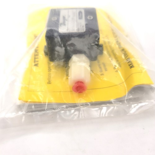 New Dwyer TF1062 Turbine Liquid Flow Meter, Range: 1-10 GPH, 3/8" O.D, 12VDC - Picture 4 of 6