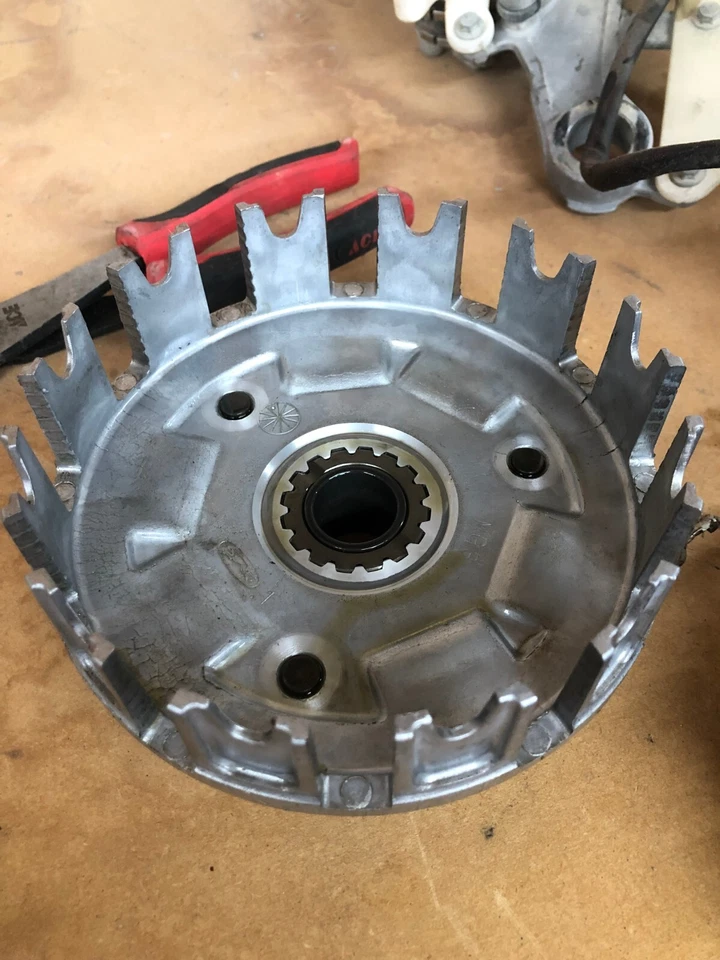 Honda XL600R 1986 OEM montaje de cesta de embrague Foto 3 de 4