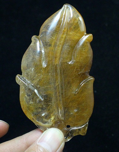 BOUTIQUE NATURAL PRETTY GOLDEN RUTILATED QUARTZ CRYSTAL CARVED FLOWER PENDANT - Picture 9 of 13