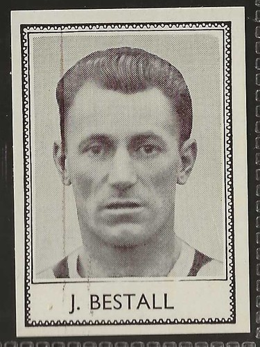 BARRATT - BERÜHMTE FUSSBALLER (UNNUMMERIERT SCHWARZ 1935/36) - #013a - GRIMSBY - BESTALL