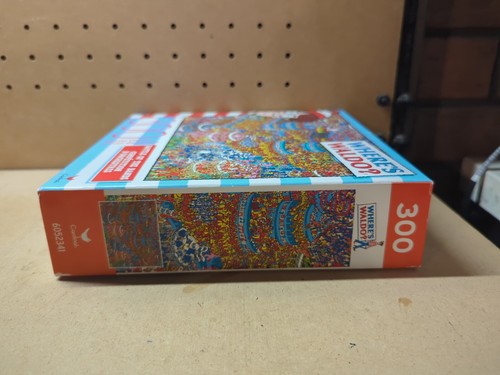 Wheres Waldo 300 Piece Puzzle Battle of the Bands 24 x 18 inches New - Picture 6 of 8