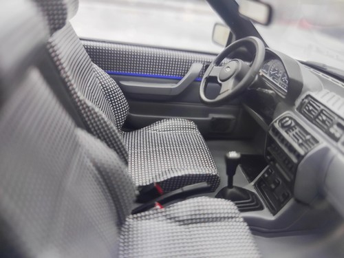 OTTO 1/18 Ford Fiesta MK3 Edizione Limitata Modello Auto Diecast Regali Display Bianco - Foto 13 di 14