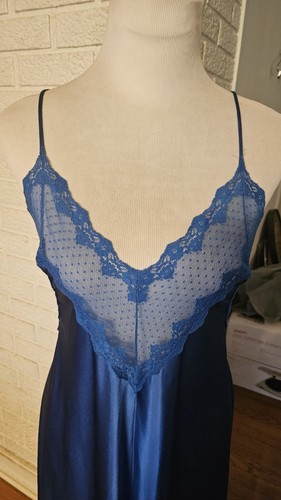 vtg JC PENNEY sexy blue nylon & lace formal length NIGHT GOWN sz M - Picture 2 of 9